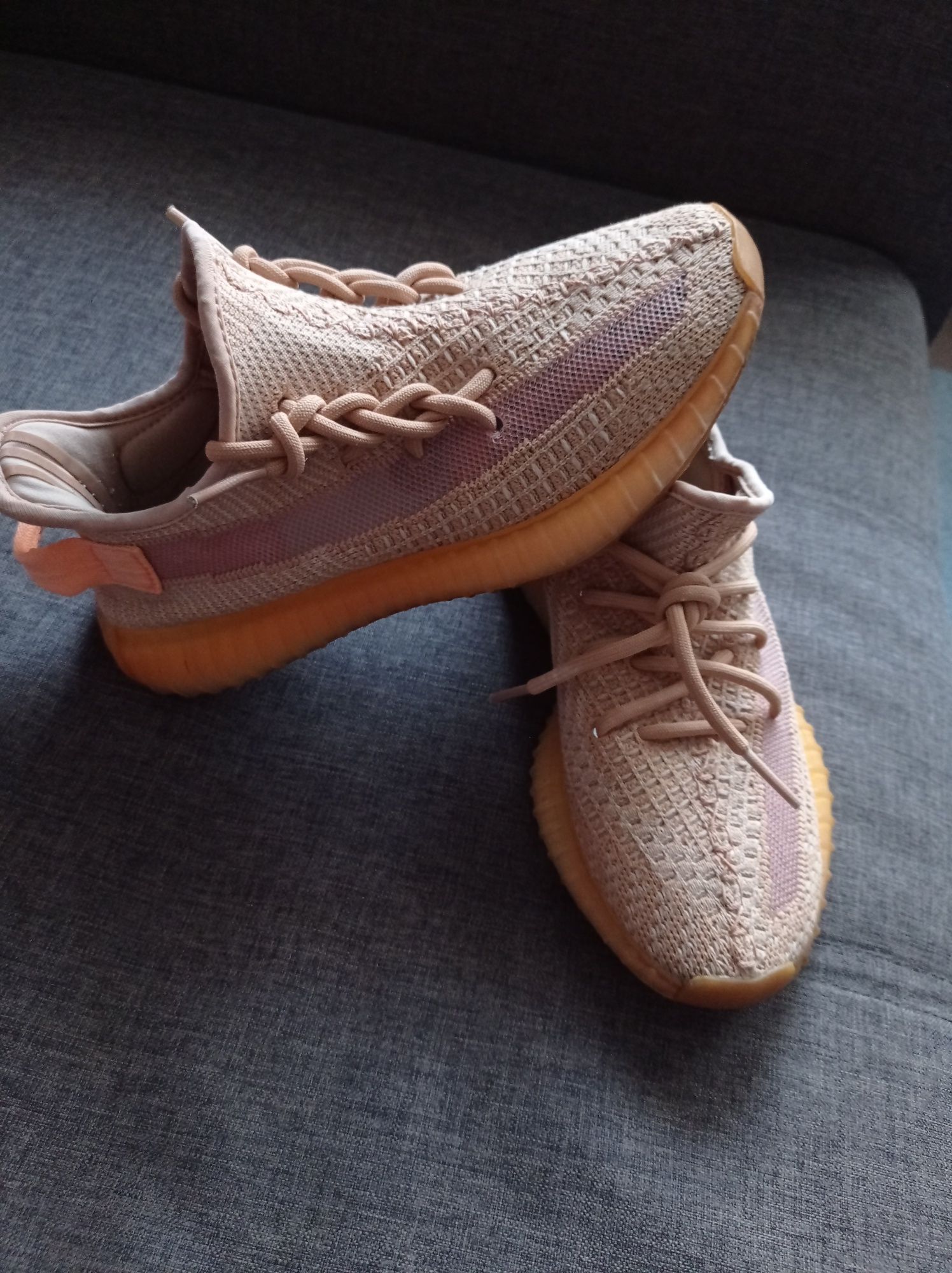 Кросівки Yezee Boost 39 розмір