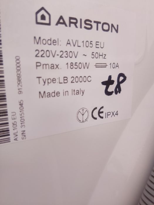 Стиральная машина Ariston AVL105