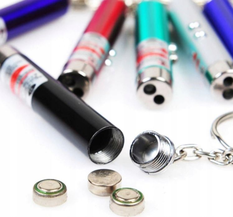 Laser wskaźnik zabawka gadżet brelok