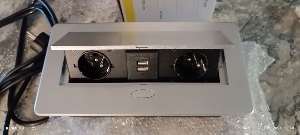 Kombibox Listwa zasilająca do mebli 2x230 v +2xUSB
