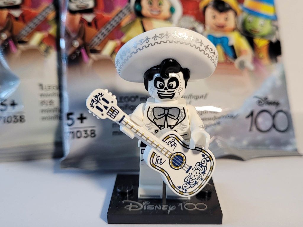 Lego figurka Disney Ernesto de la cruz