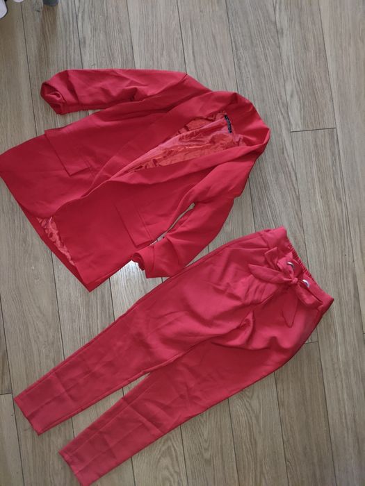 Piekny damski garnitur