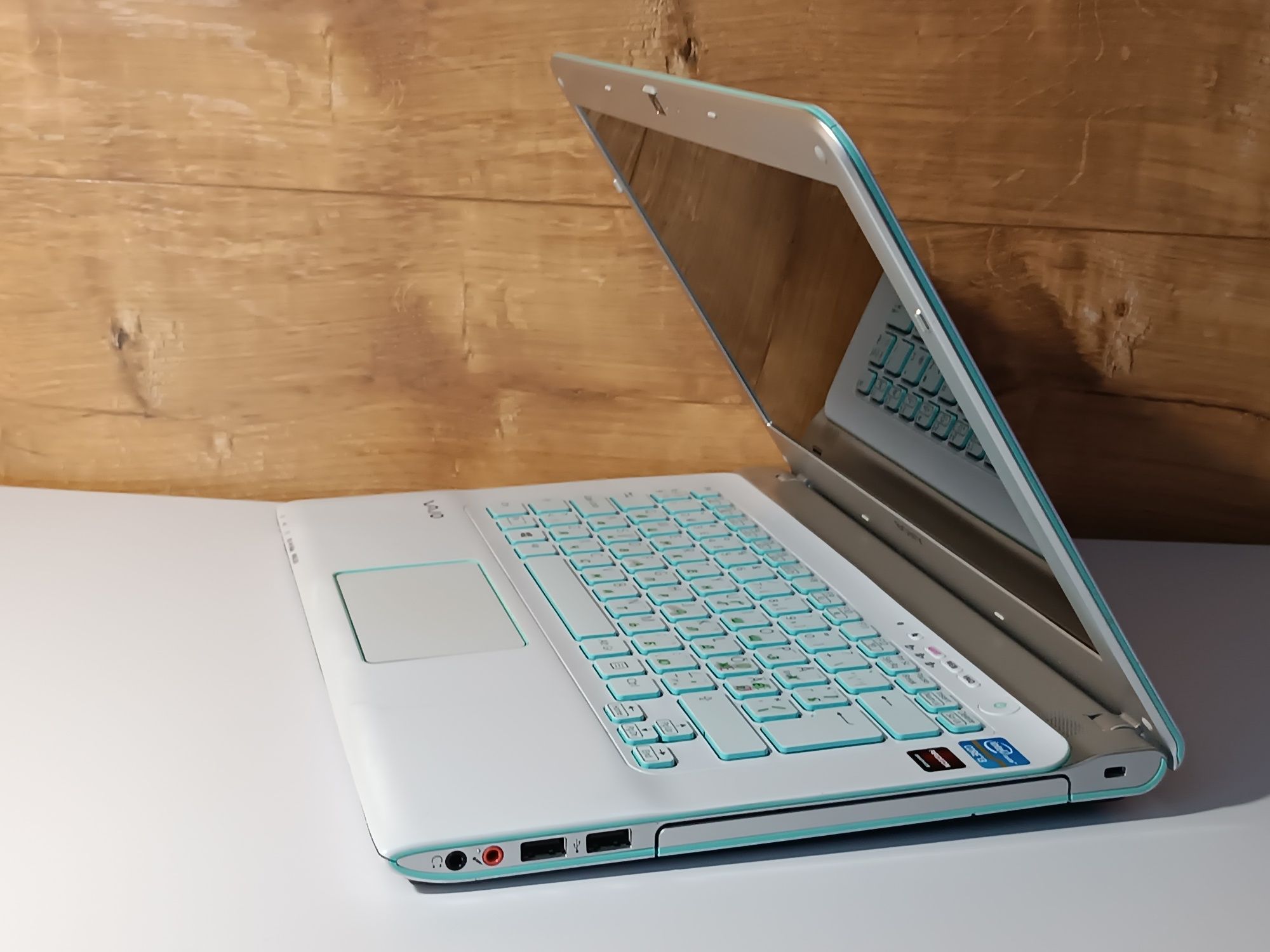 Стильний Sony VAIO 14"/Core i3/8 ОЗП/1TB HDD/Radeon 1 Gb