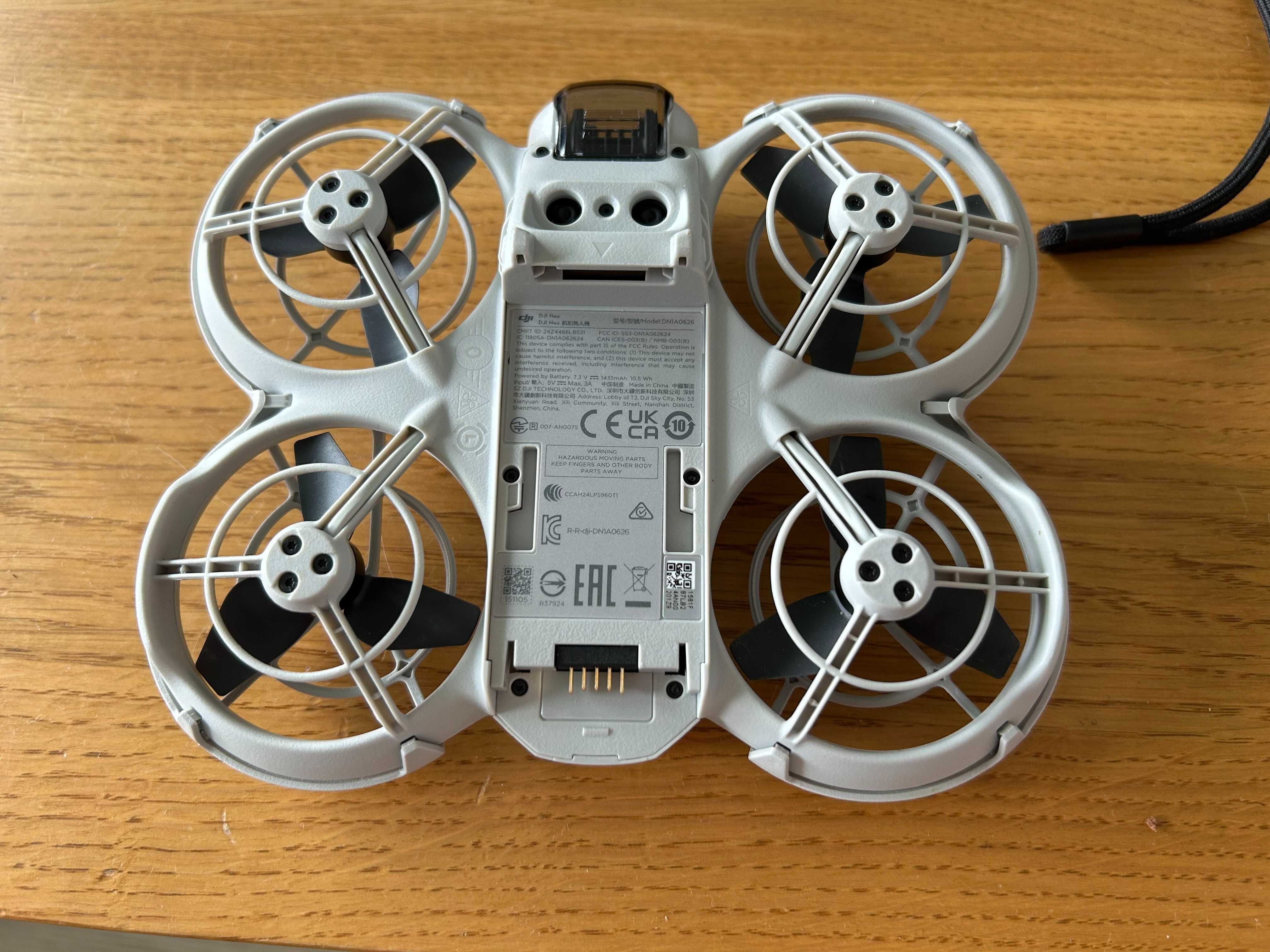 Dron DJI NEO Motion Fly More Combo