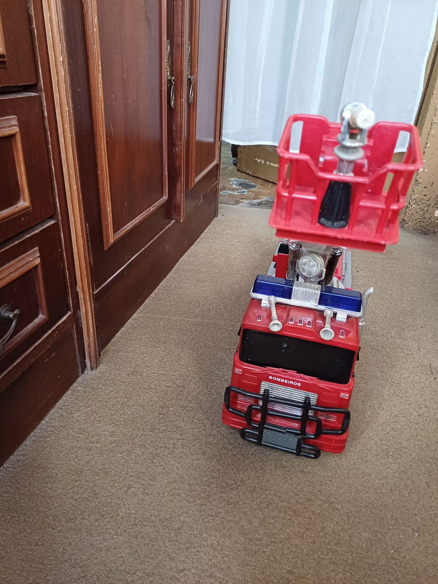 Carrinho de bombeiros