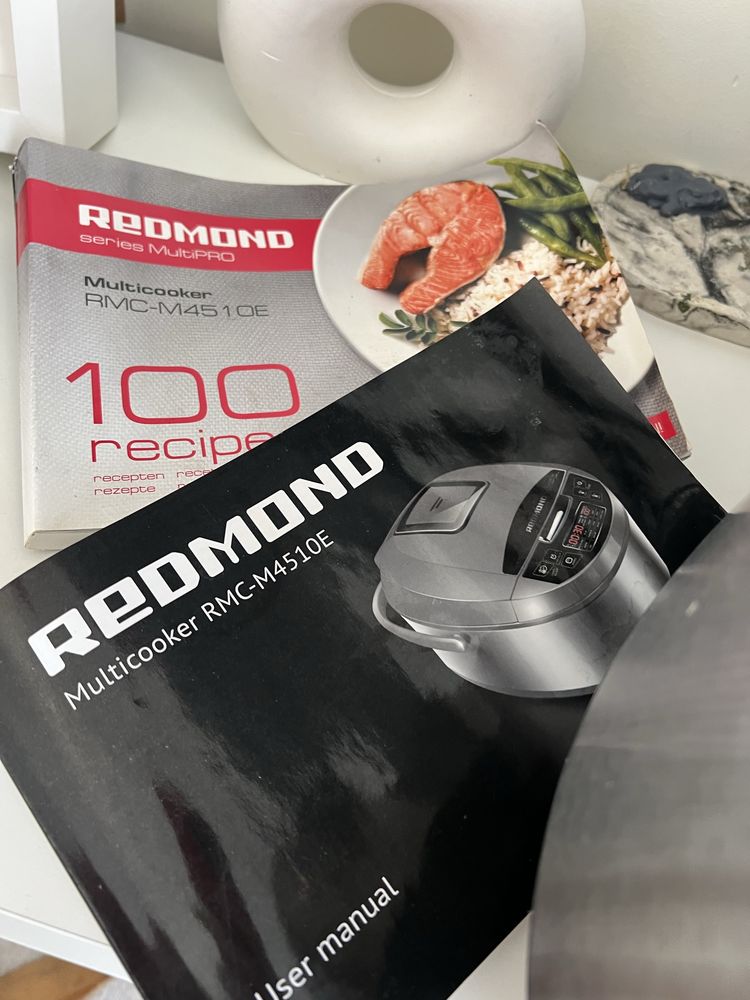 Працююча Мультиварка Мультиповар Redmond RMC-M4510E