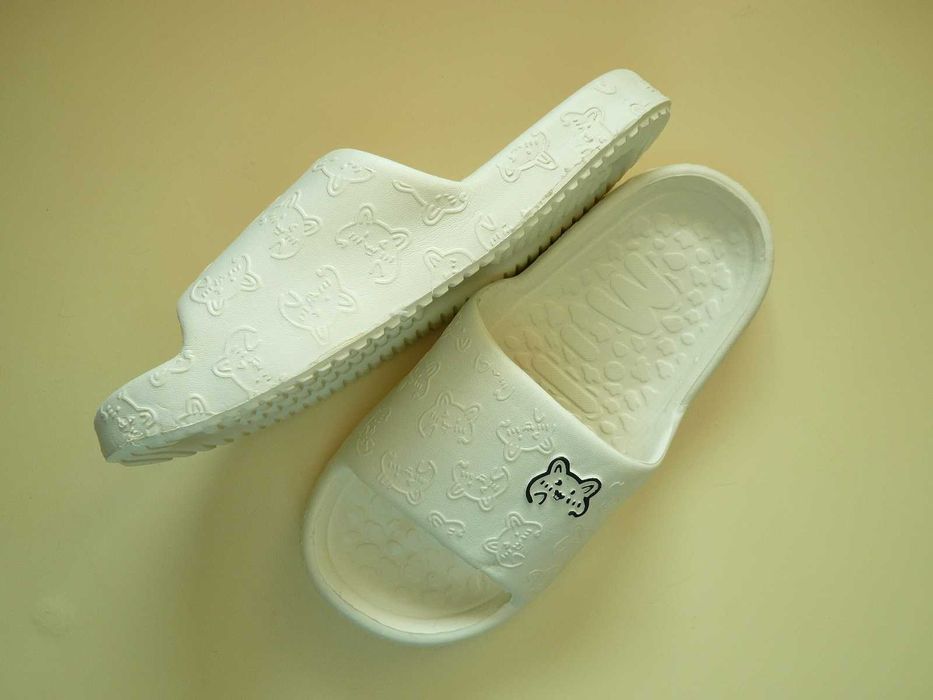 Білі пляжні банні літні домашні шльопанці тапці капці з EVA(піна)