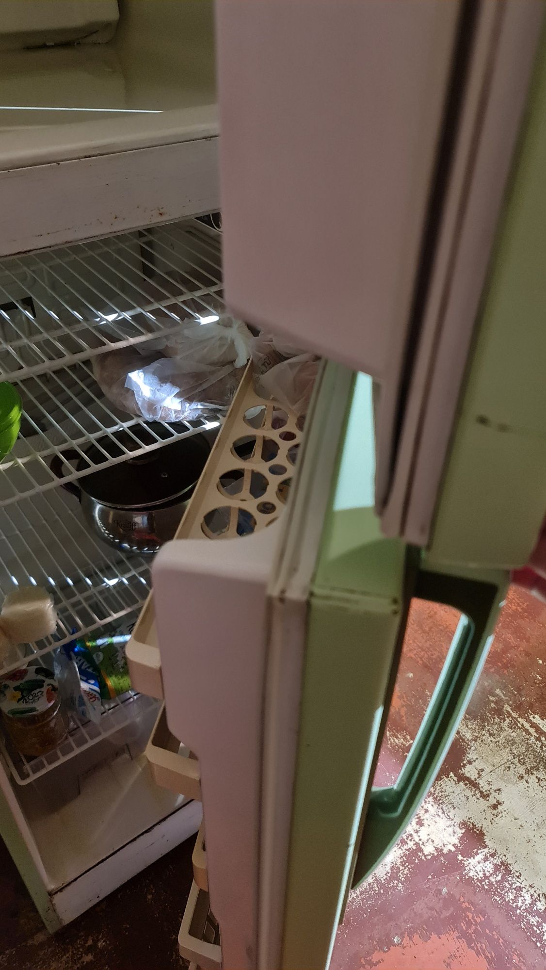 Продам 2-х камерный холодильник ENIEM