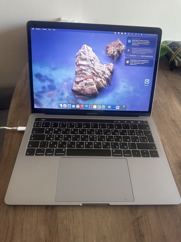 Macbook Pro 13 Touchbar i5/8gb/128gb