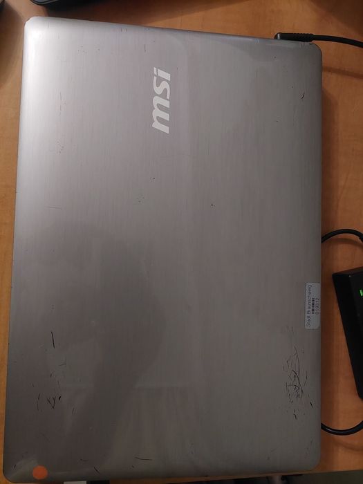 Ноутбук MSI windows 7