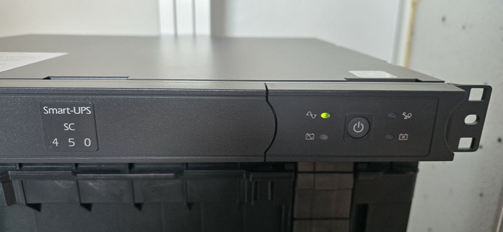 UPS APC Smart-UPS SC 450 rack 1U