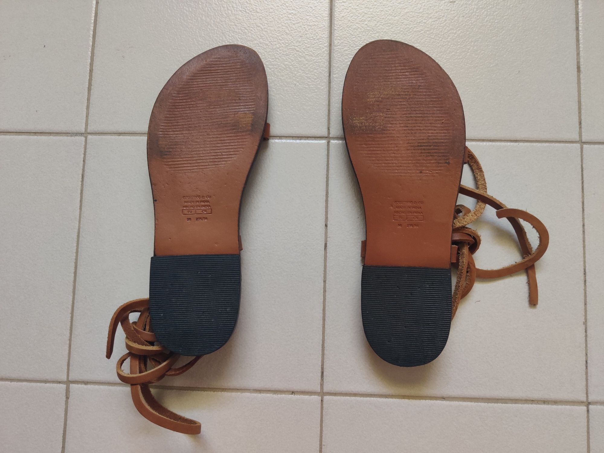 Sandálias de atar à perna Mango