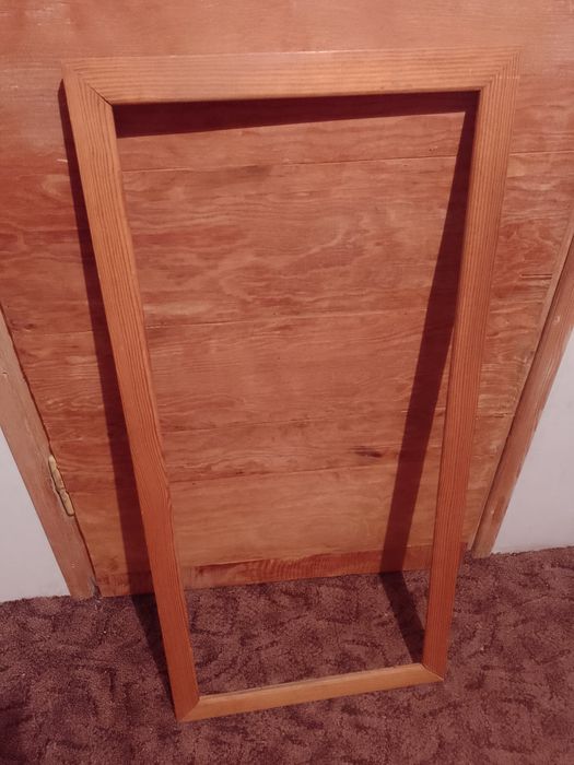 Sprzedam drewnianą ramkę 96 cmx44 cm.
