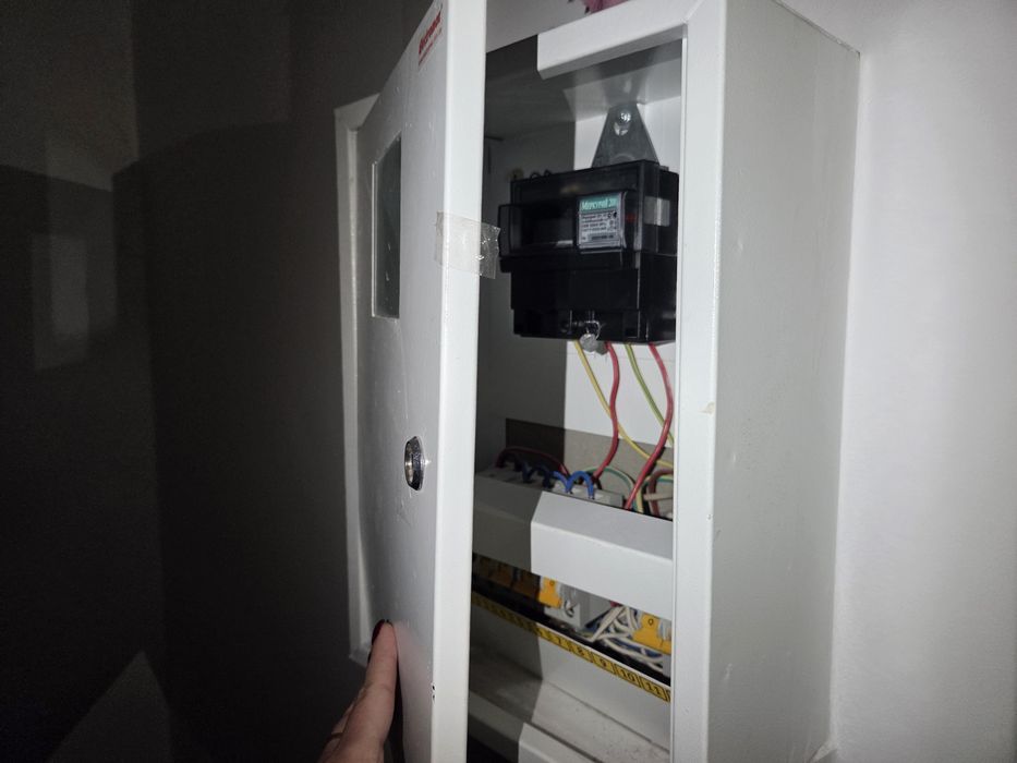 Продам 35 м2 під магазин, салон ін. Шевченка-Чорновола, без вікна