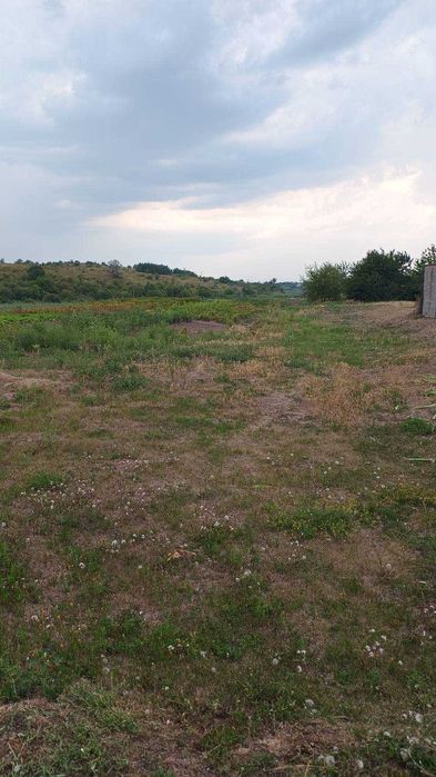 продається приватизована земельна ділянка