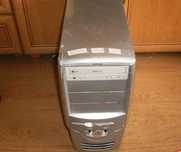 Komputer pentium 4, 2.4 ghz,ram 1gb