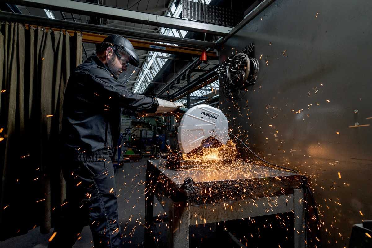 Przecinarka do metalu METABO CS 24-355