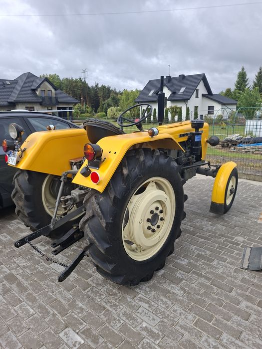 Sprzedam ciagnik C 330 rok produkcji 1977 Sprzedaje bo potrzebuje  wię