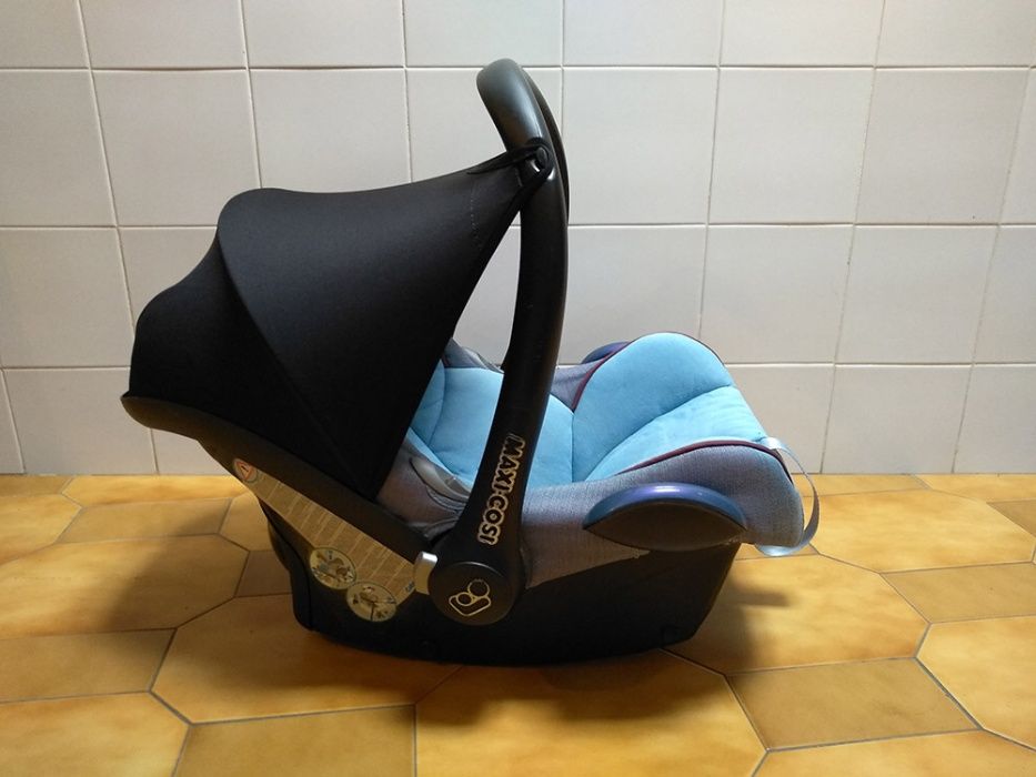 Ovo / Cadeira auto Maxicosi (do grupo Bebeconfort) com extras