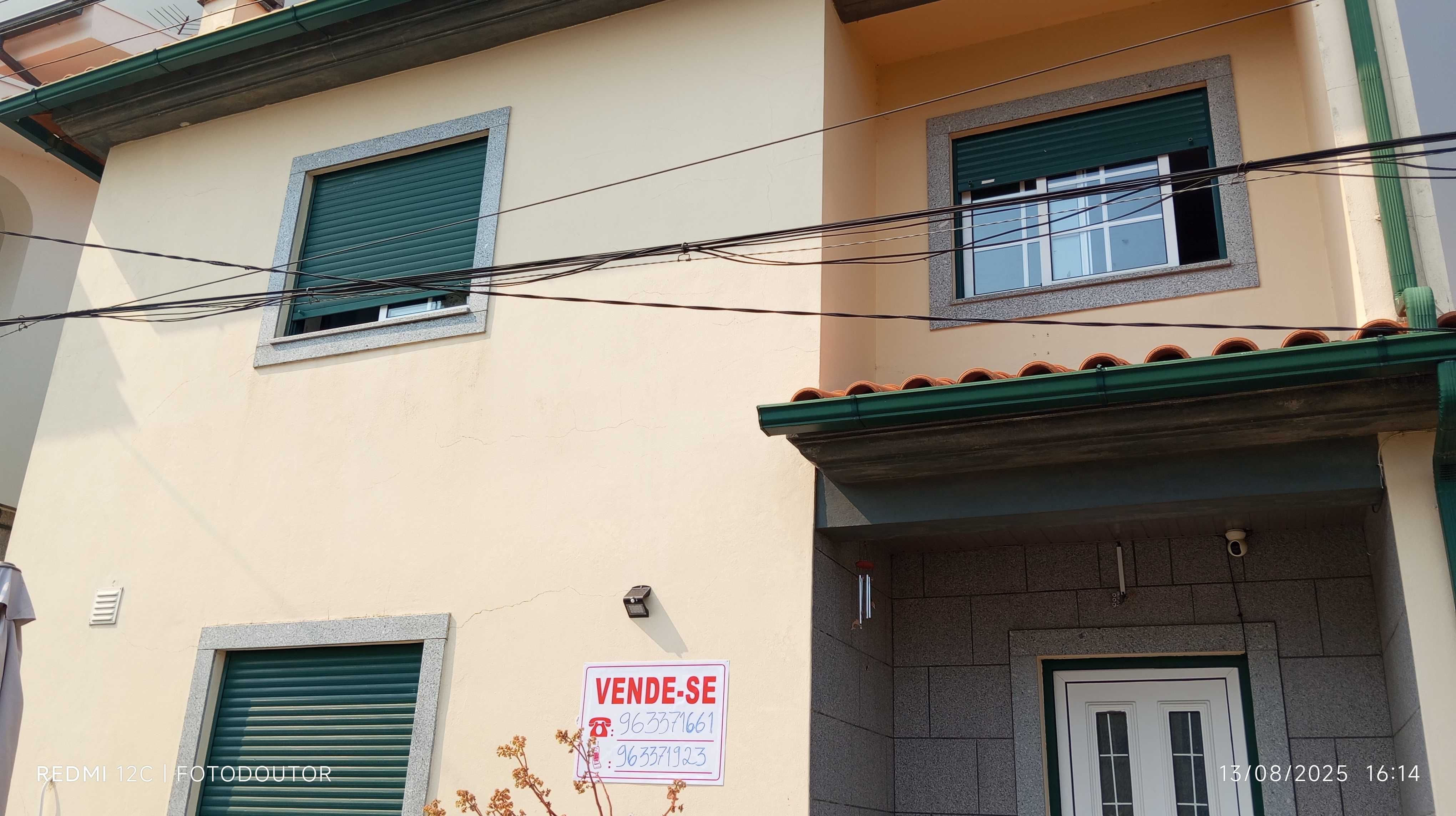 Vende-se em Trancoso, casa T4, Bairro Sta. Luzia