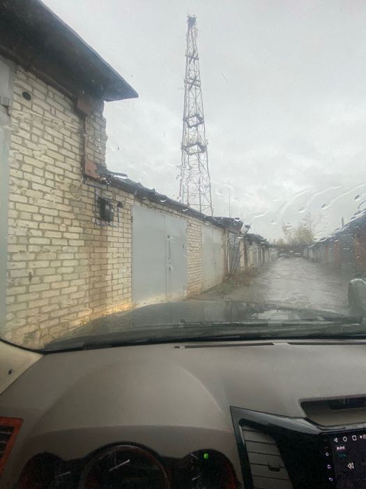 Продаю гараж,кооператив  Радист