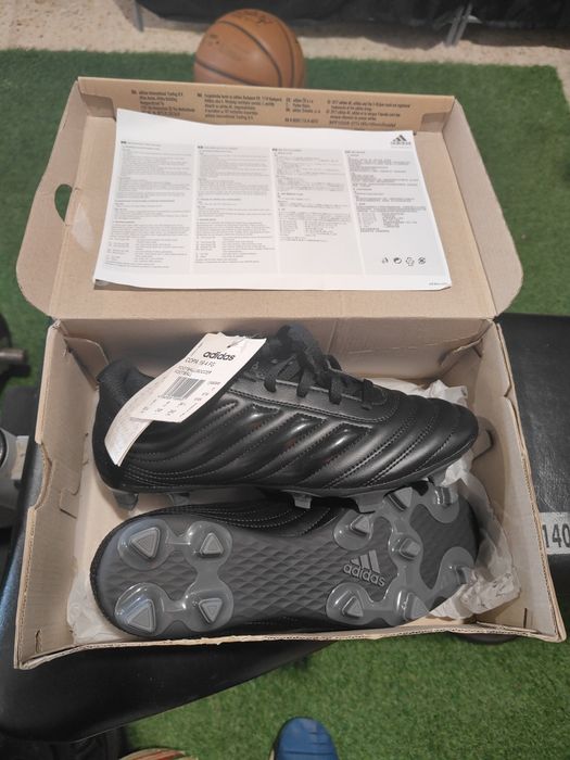 Chuteiras adidas copa. Novas na caixa. N39 ⅓