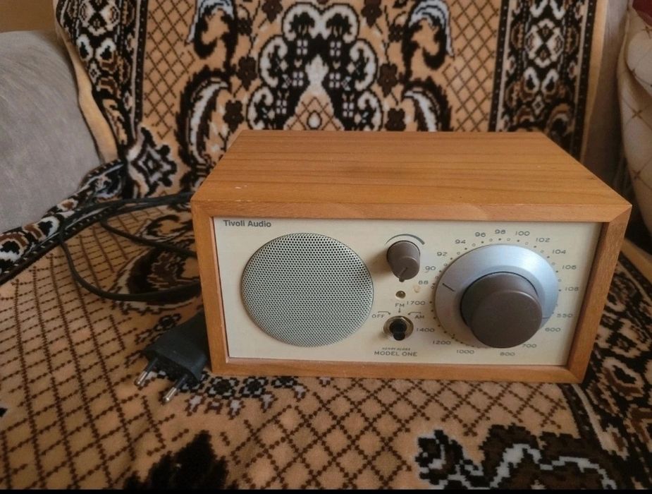 Radio Tivoli Audio, Model One, Henry Kloss