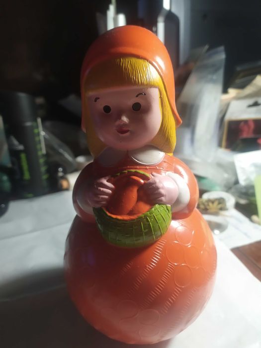 Неваляшка Красная Шапочка