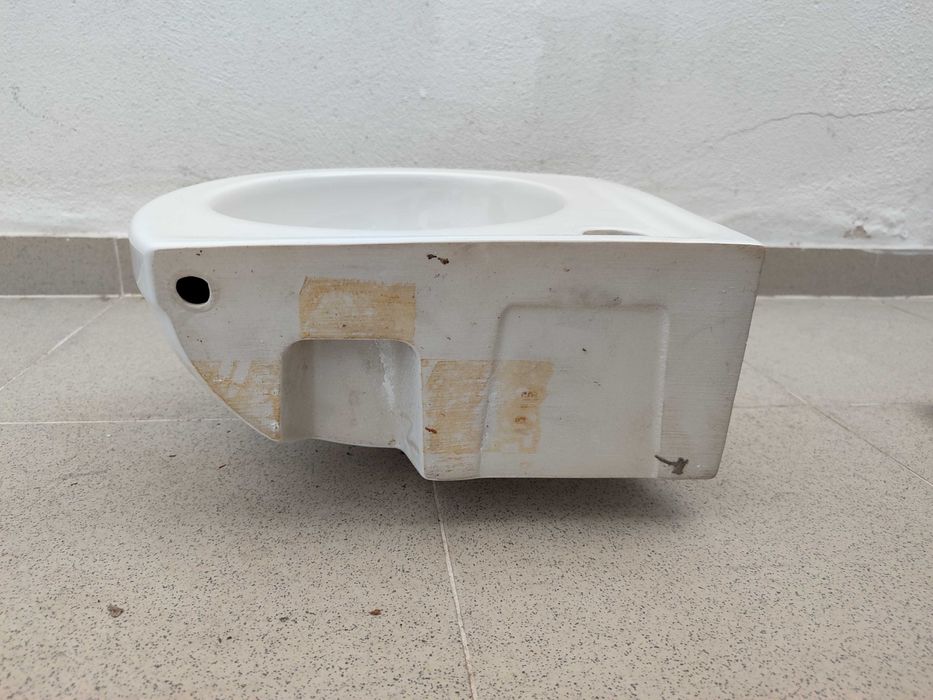 Lavatório de cerâmica branco / Ceramic Wash Basin White