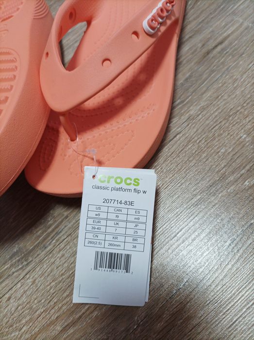 Шльопанці жіночі Crocs
