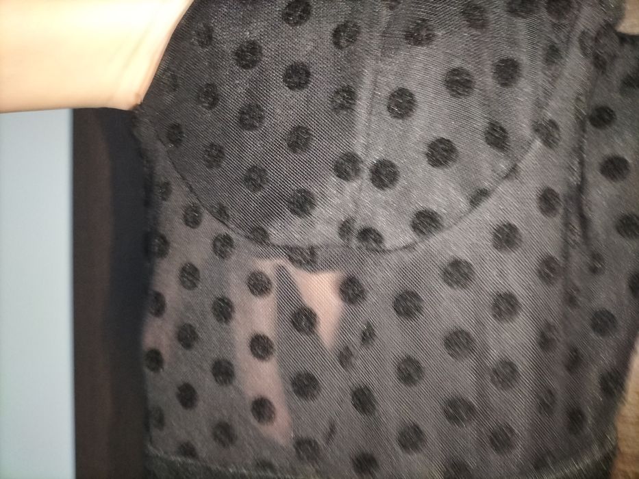 Piękna sukienka w kropki 42
