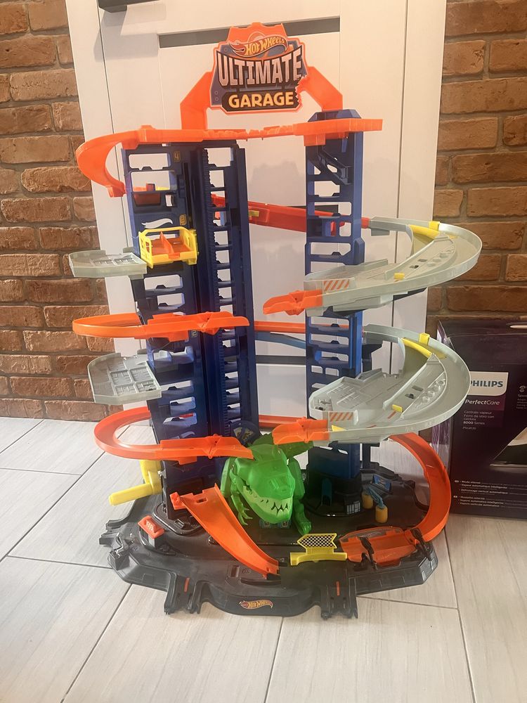 Sprzedam Tor hot wheels Ultimate Garage