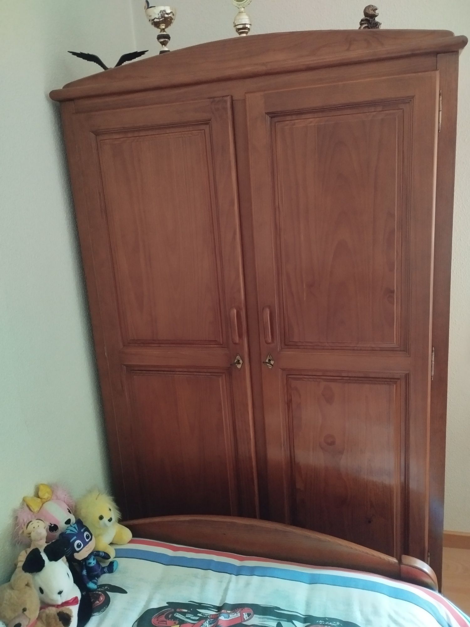 Mobília completa de quarto solteiro em excelente estado