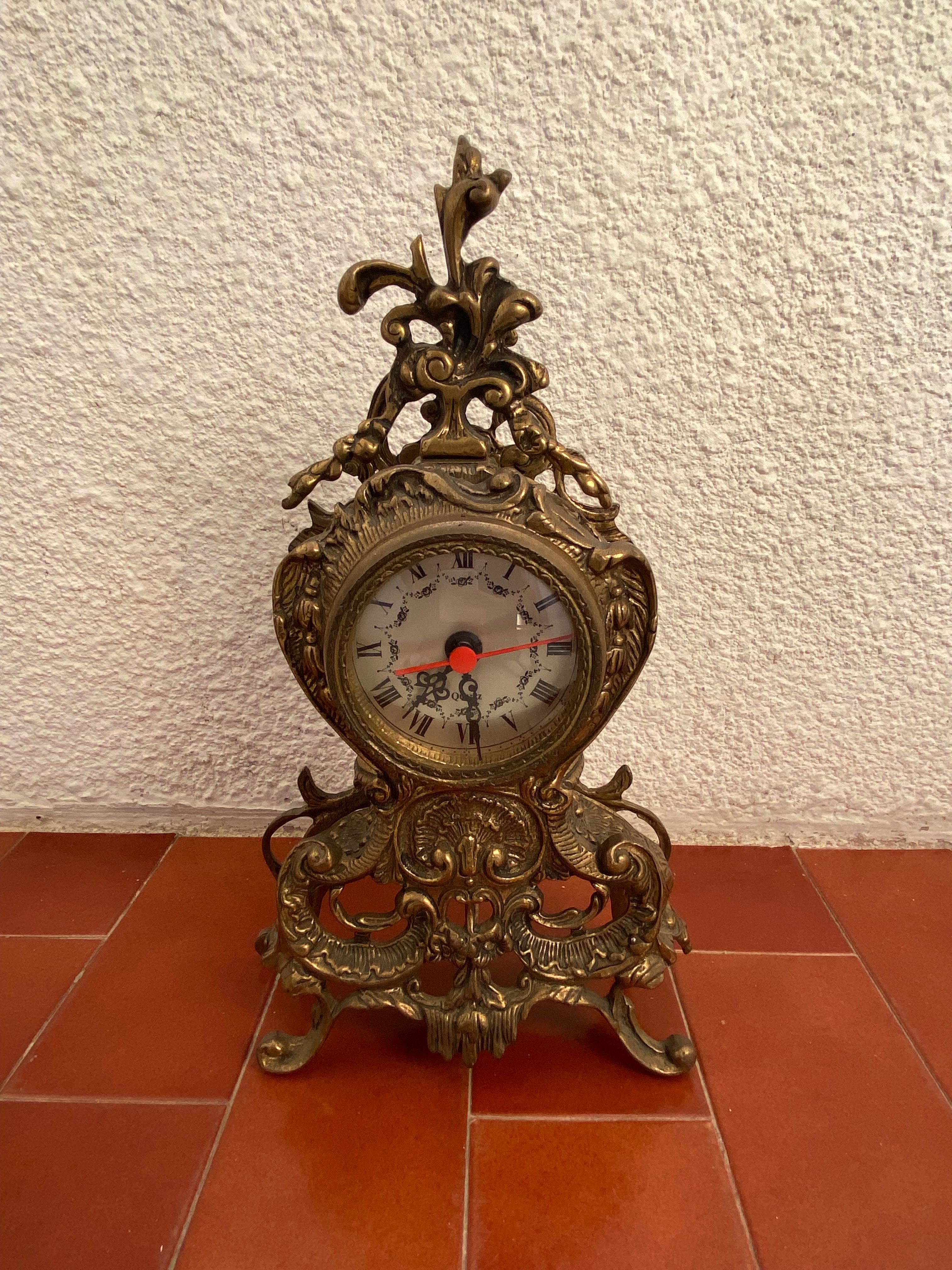 Relógio antigo de sala
