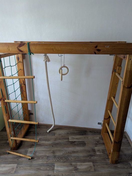 Дитячий спортивний куточок