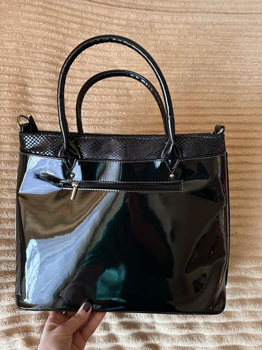 Torebka czarna skóra lakierowana