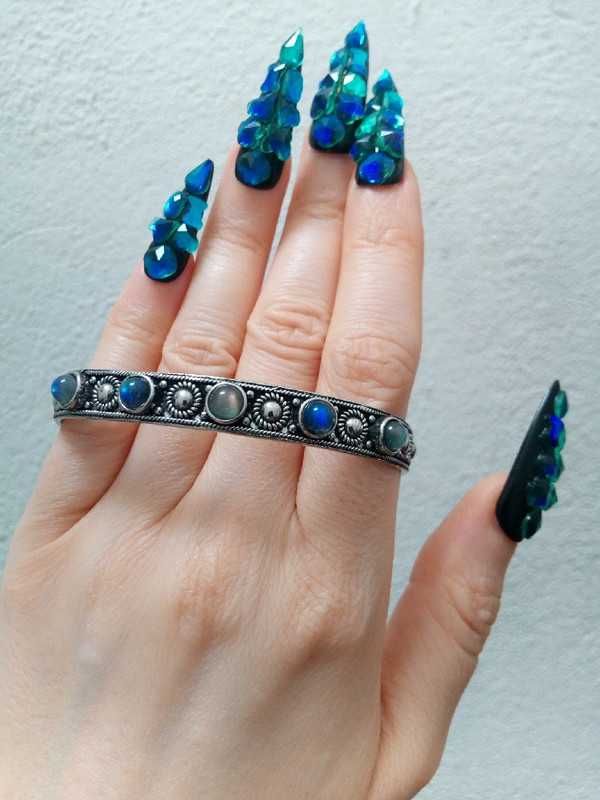Pulseira escrava com labradorita / labradorites multicoloridas