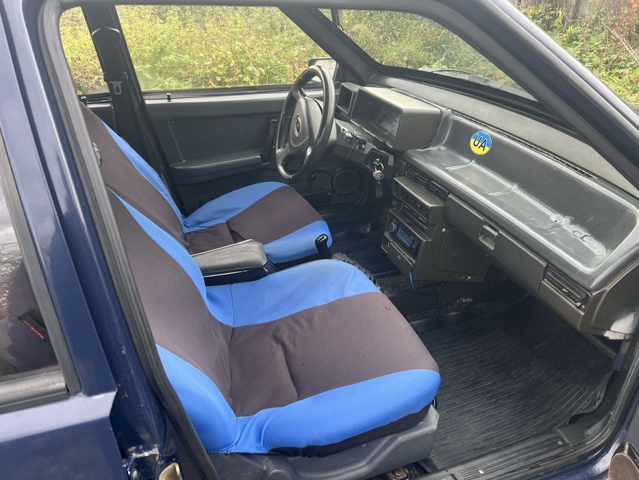 Автомобіль Ваз 2109 В гарному стані