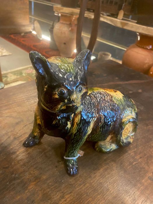 Figura Decorativa de Gato em Faiança Policromada