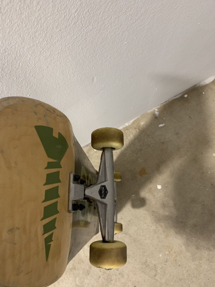 Skate screw usado poucas vezes