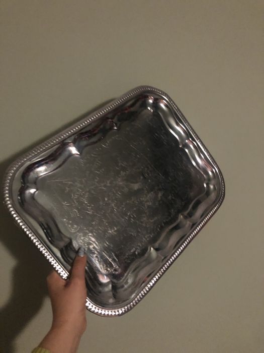 Srebrna taca do kuchni cienka lekka aluminiowa