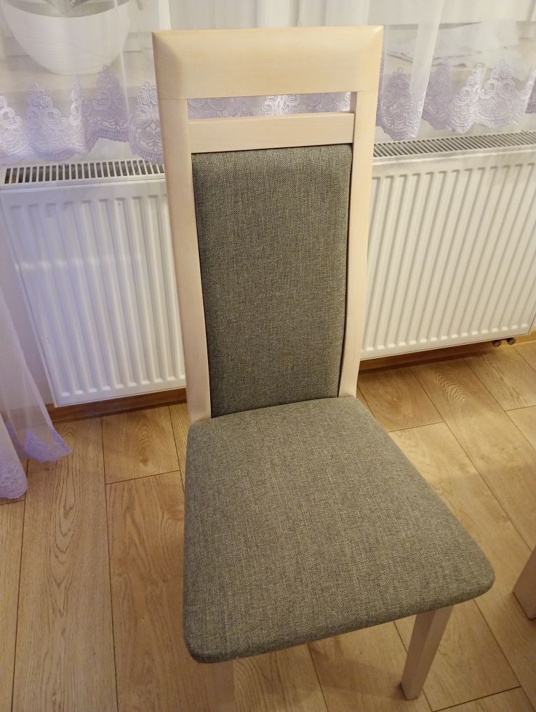 Stół rozkładany plus 6 krzeseł