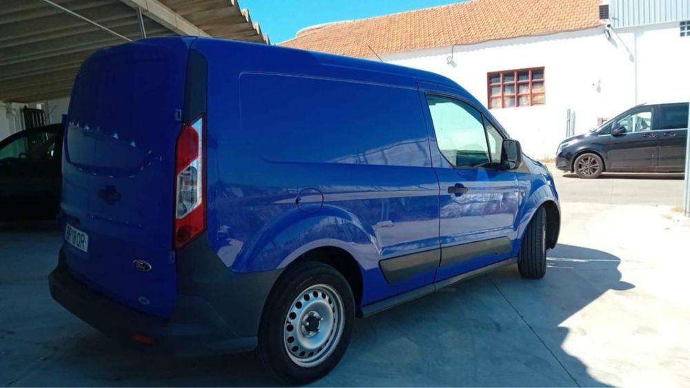 Ford Transit (possibilidade de financiamento)