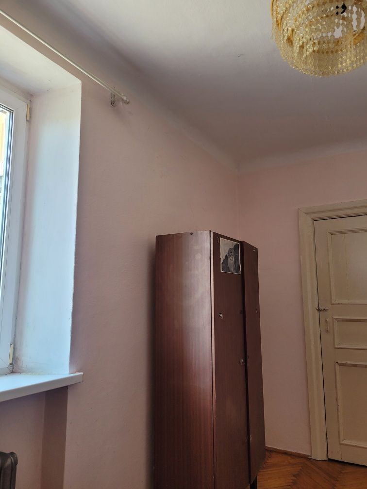 Продам 2 км.кв.в самому серці міста по вул.Незалежності (гот.Надія)