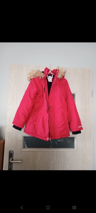 Czerwona kurtka zimowa chłopięca Sinsay 140
