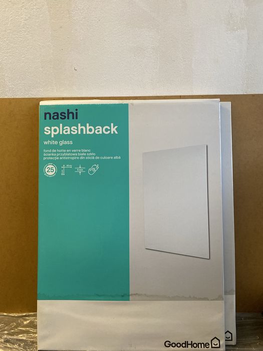 Nowe szklane panele kuchenne GoodHome kolor biały