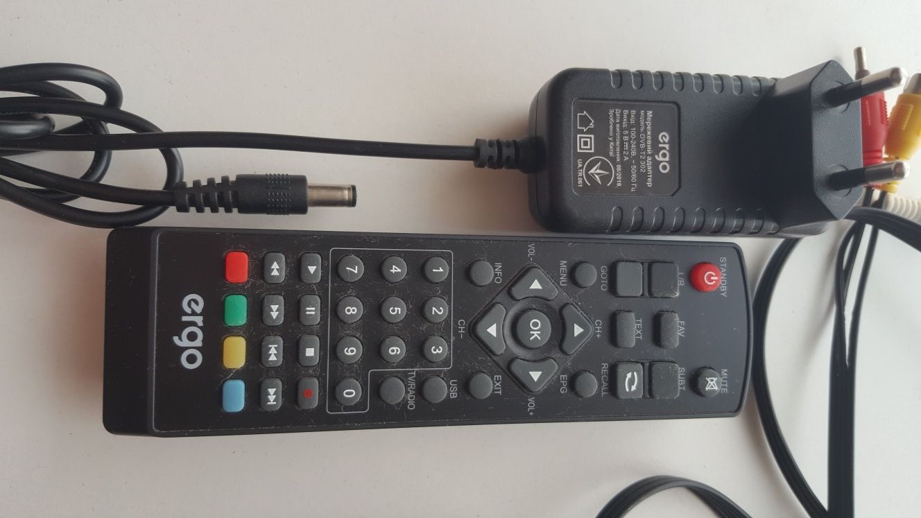 Т2 медіа тюнер ERGO DVB T2-302 + пульт + блок живлення, умовно робоча