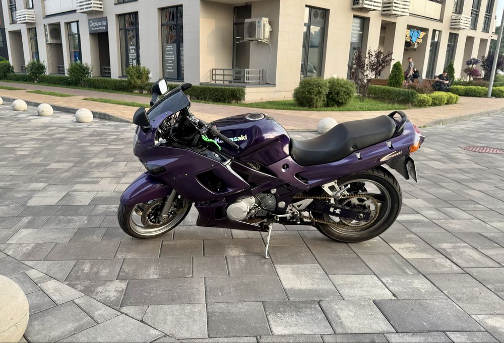 Kawasaki Ninja ZZR 400