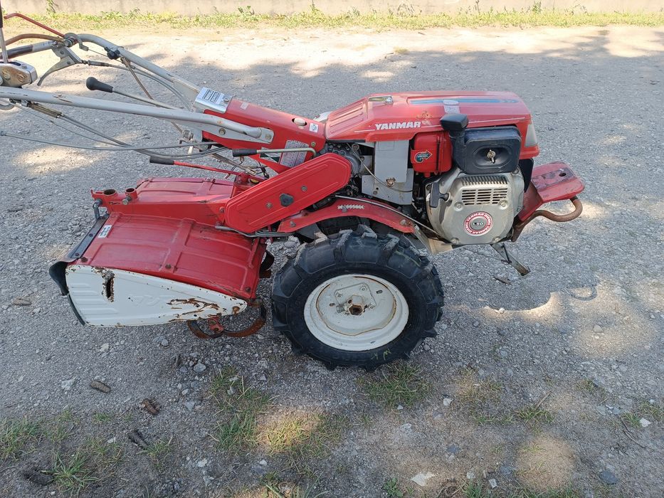 Японський мотоблок Yanmar.