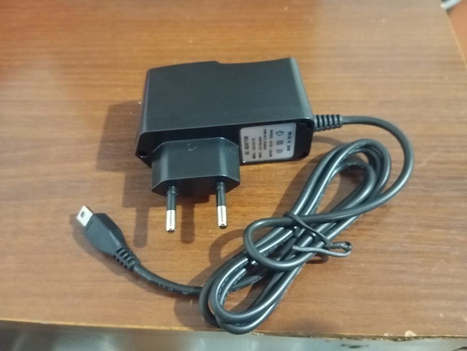 Мережевий адаптер живлення зарядка 220V-5V 2A з mini USB